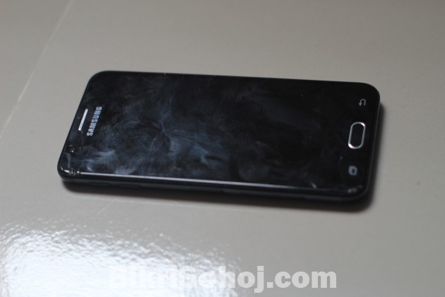 Samsung j5 pro 4G phone